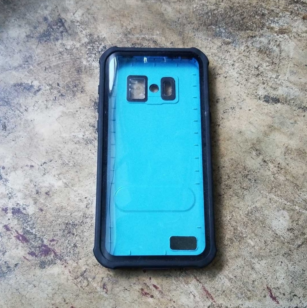 Samsung Galaxy S8+ waterproof phone case w/ stand